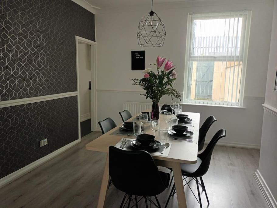 Antonio Str Liverpool 6 Beds Esterno foto