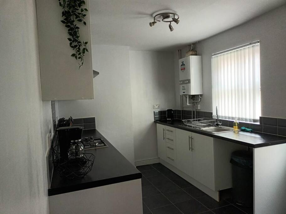 Antonio Str Liverpool 6 Beds Esterno foto