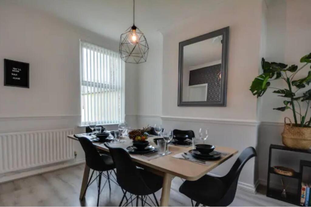 Antonio Str Liverpool 6 Beds Esterno foto