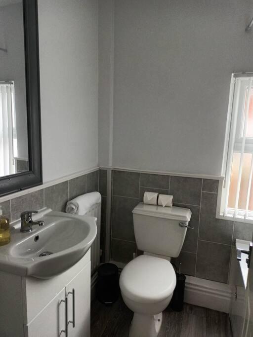 Antonio Str Liverpool 6 Beds Esterno foto