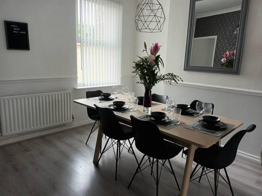 Antonio Str Liverpool 6 Beds Esterno foto